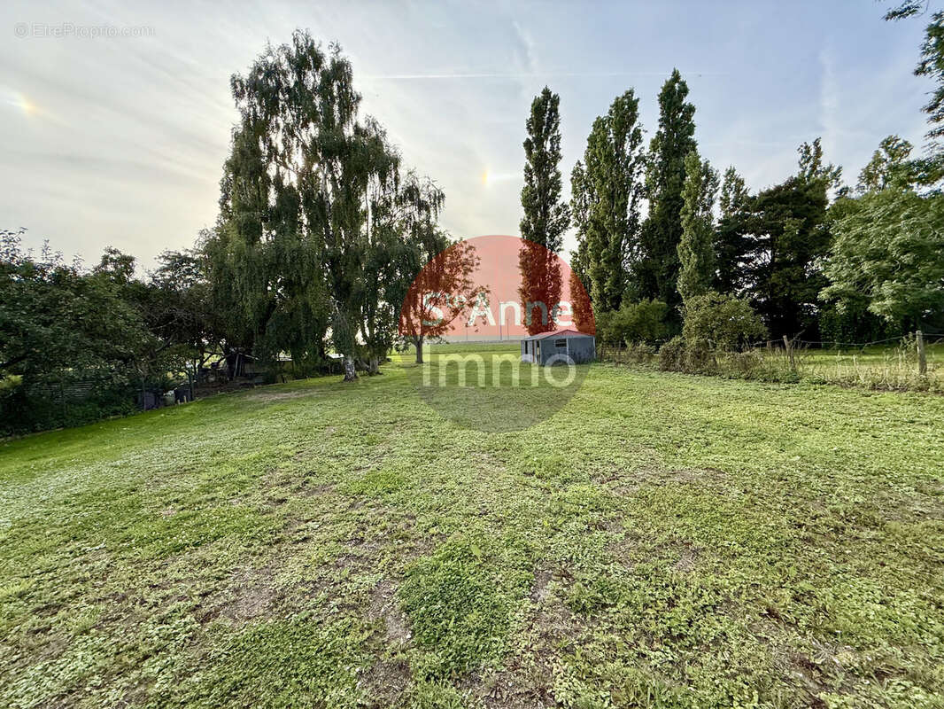 Terrain à VERPILLIERES