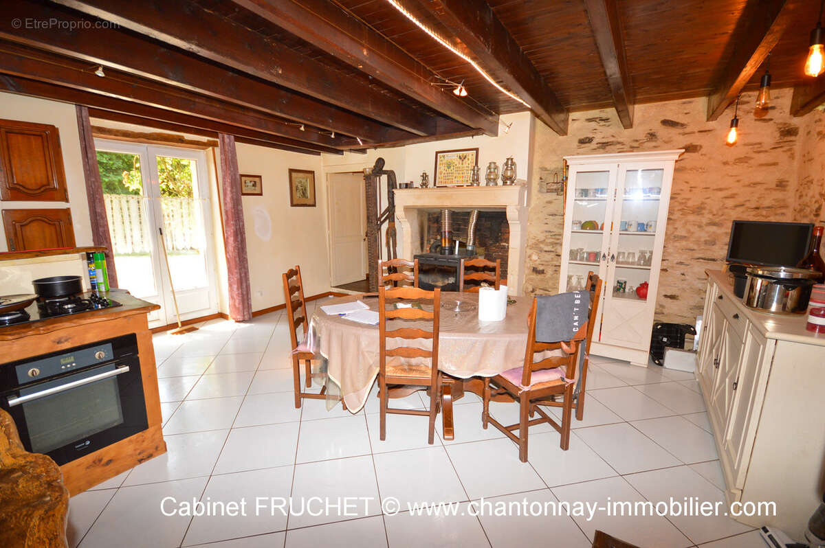 Maison à MOUILLERON-EN-PAREDS