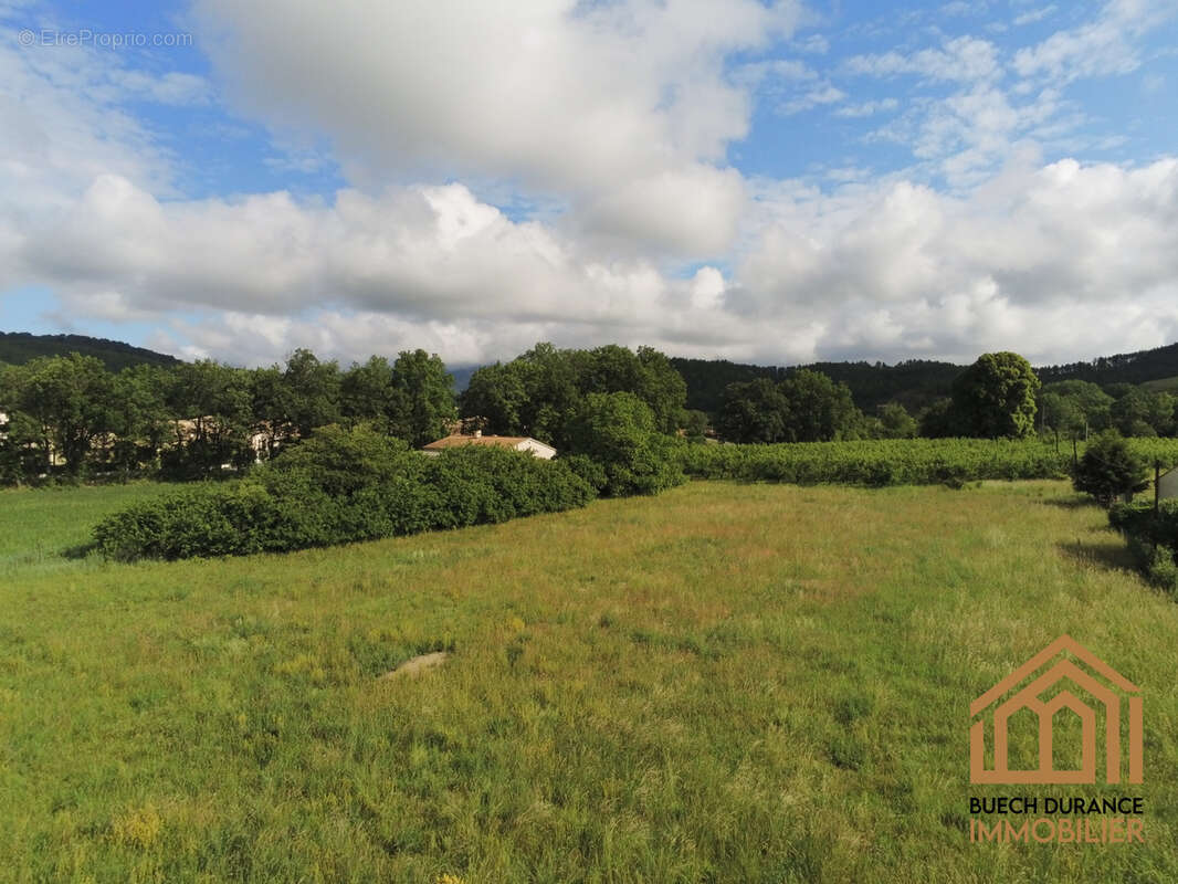 Terrain à LARAGNE-MONTEGLIN