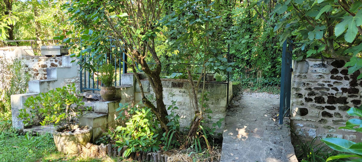 Maison à LENCLOITRE