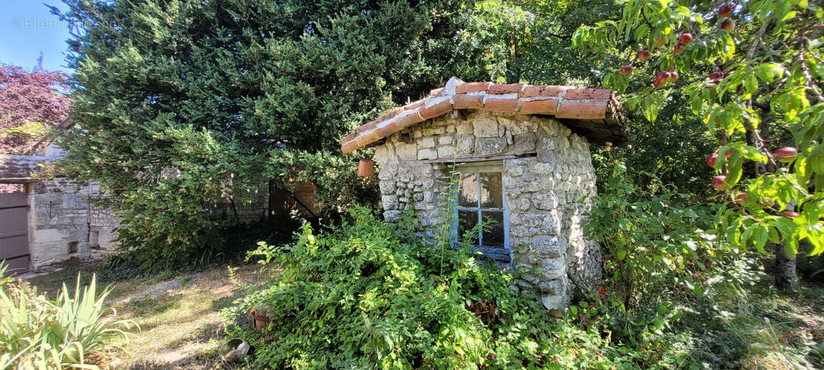 Maison à LENCLOITRE