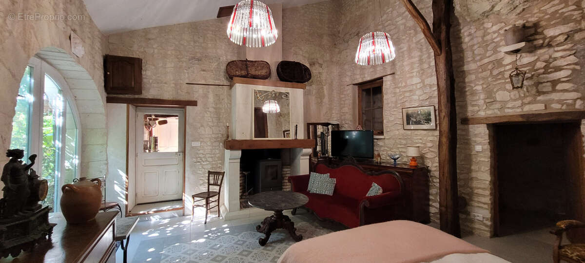 Maison à LENCLOITRE