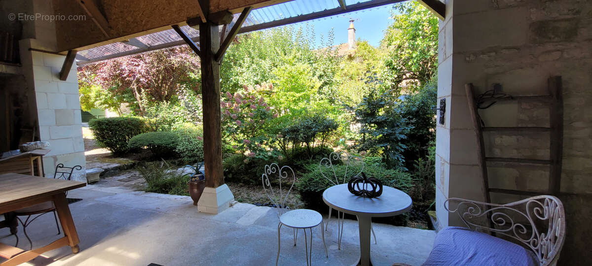 Maison à LENCLOITRE