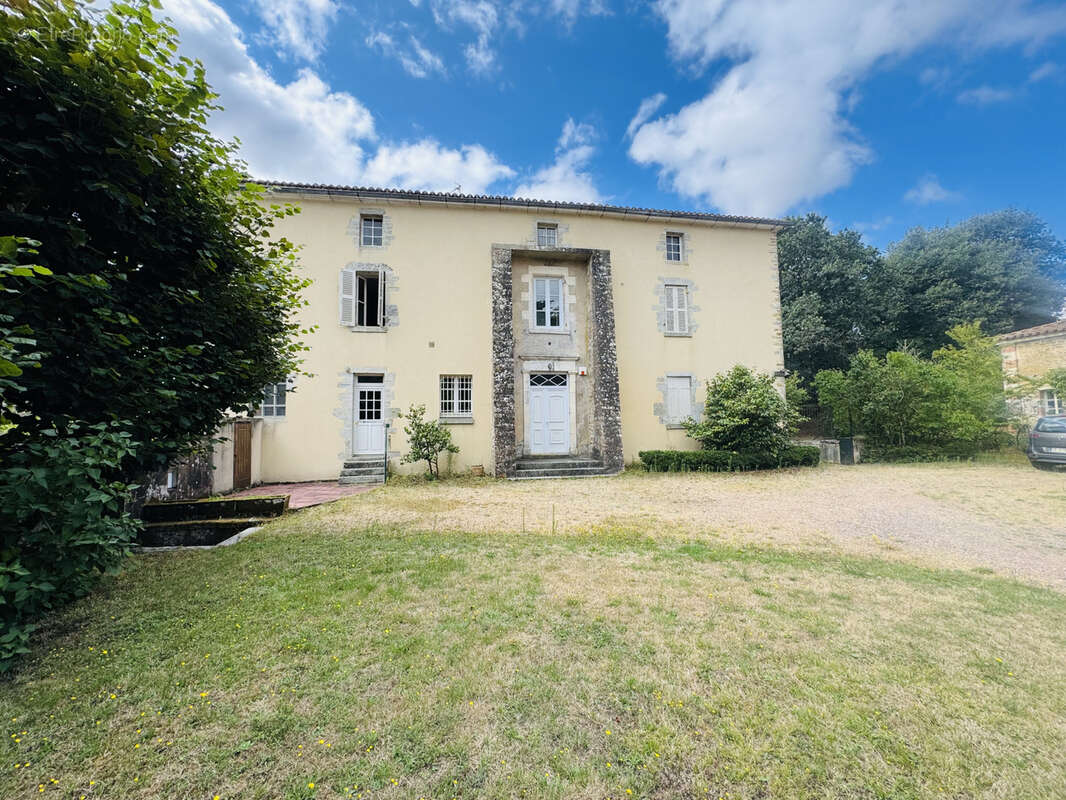 Maison à TALMONT-SAINT-HILAIRE