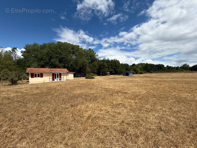 Maison à LA ROCHE-CHALAIS