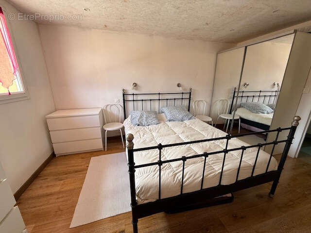 Maison à LA ROCHE-CHALAIS