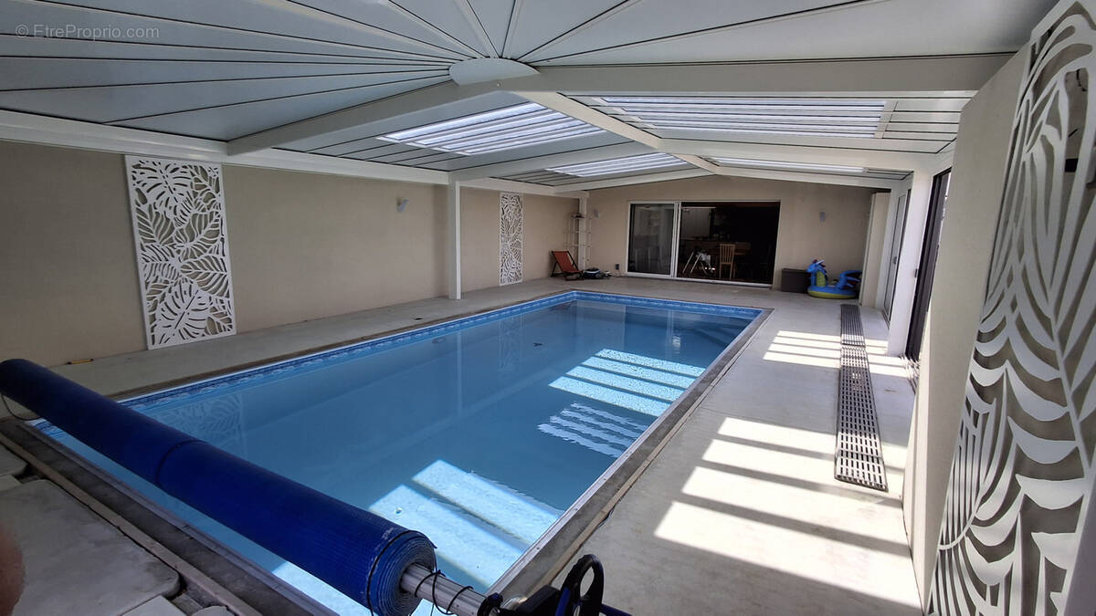 Maison à SAINT-SIMON-DE-PELLOUAILLE