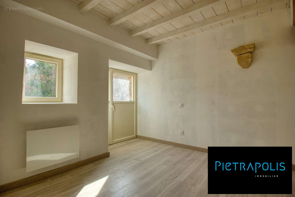 Maison à SAINT-MAURICE-DE-SATONNAY