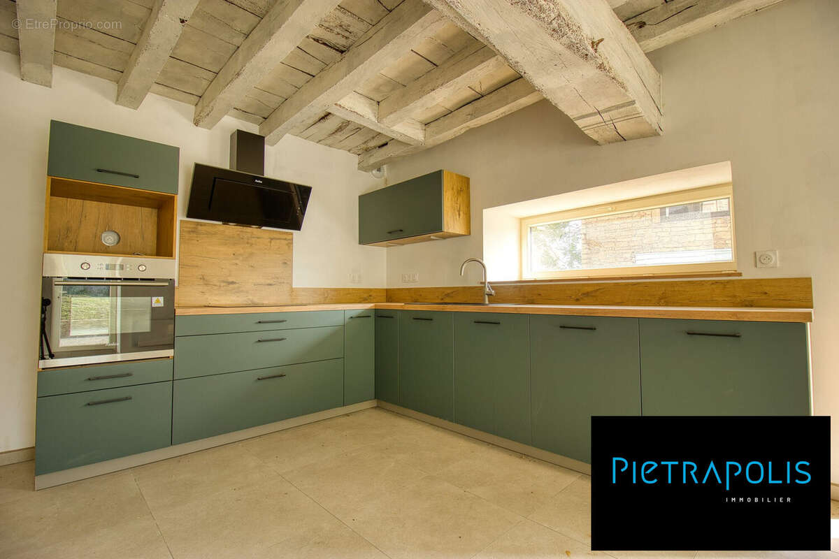 Maison à SAINT-MAURICE-DE-SATONNAY