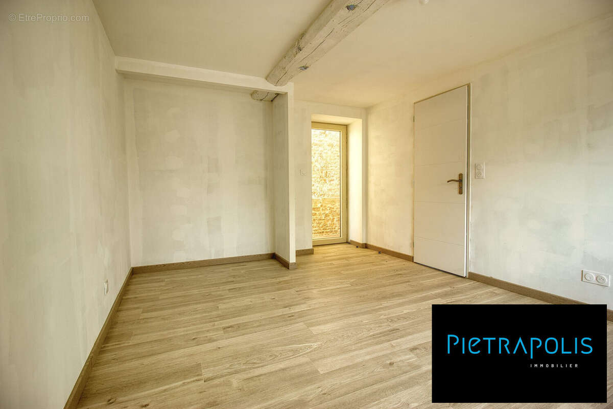 Maison à SAINT-MAURICE-DE-SATONNAY