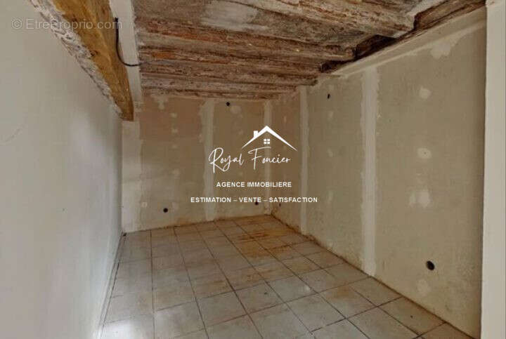 Chambre  - Maison à LA CELLE-GUENAND