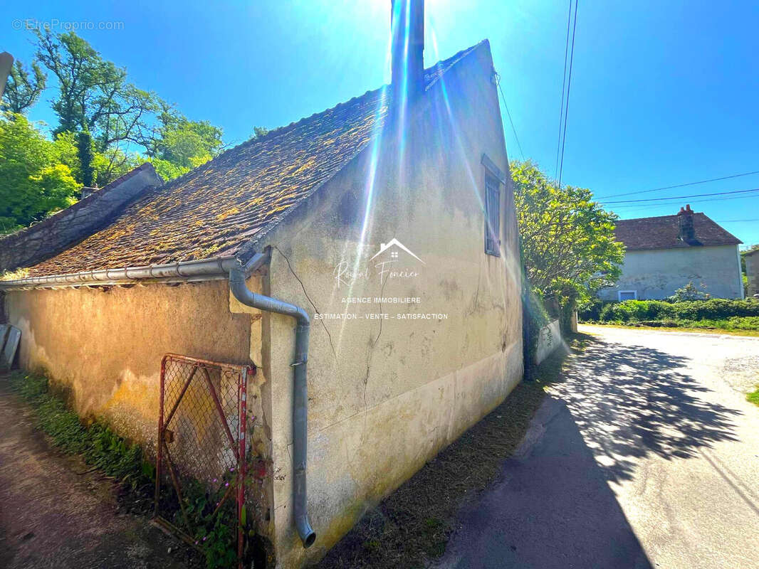 Maison à LA CELLE-GUENAND