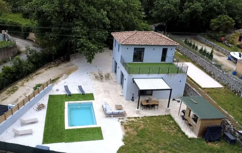 Maison à SOLLIES-TOUCAS