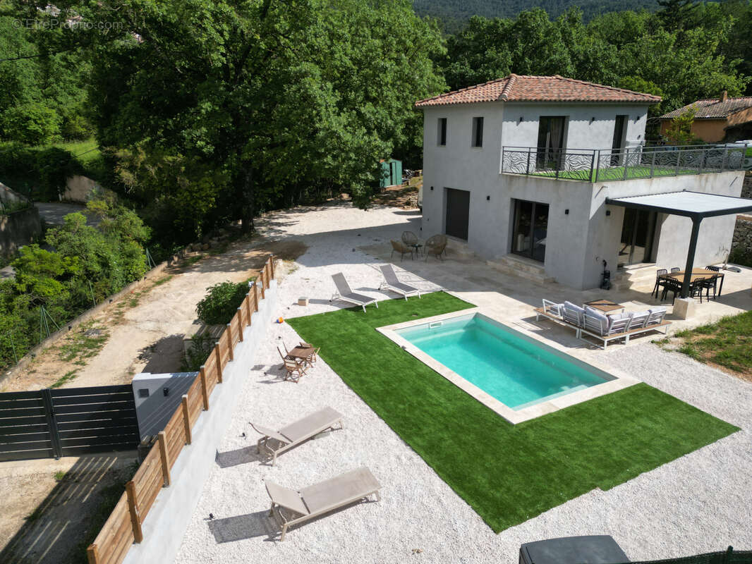 Maison à SOLLIES-TOUCAS