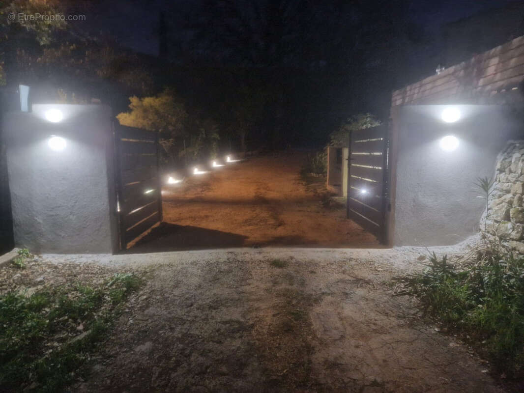 Maison à SOLLIES-TOUCAS