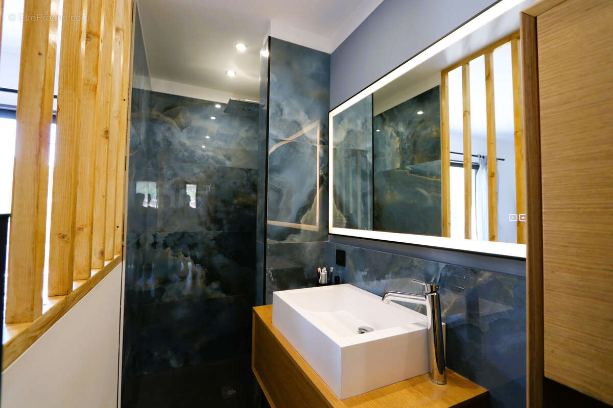 Maison à SOLLIES-TOUCAS