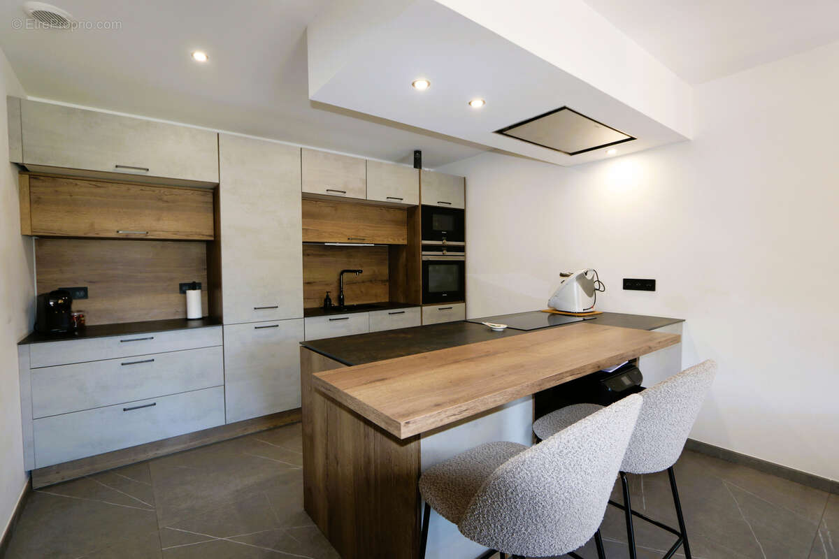 Maison à SOLLIES-TOUCAS