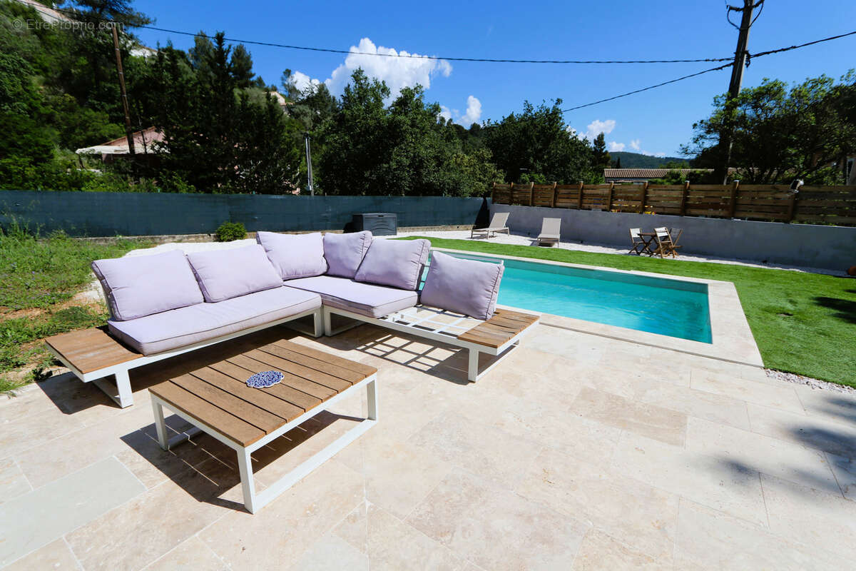 Maison à SOLLIES-TOUCAS