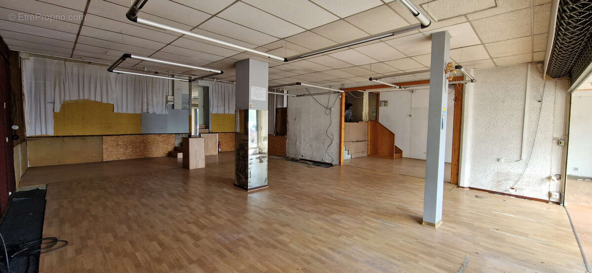 Commerce à SAINT-ELOY-LES-MINES