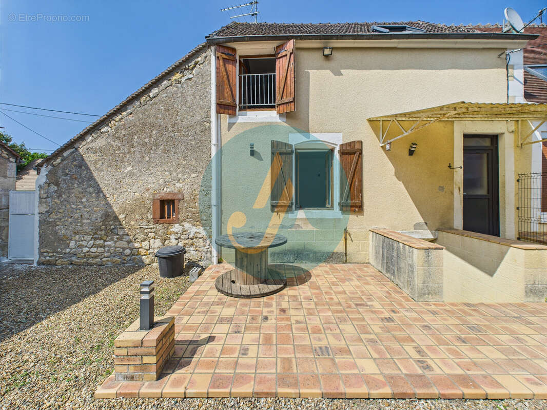 Maison à MESVES-SUR-LOIRE