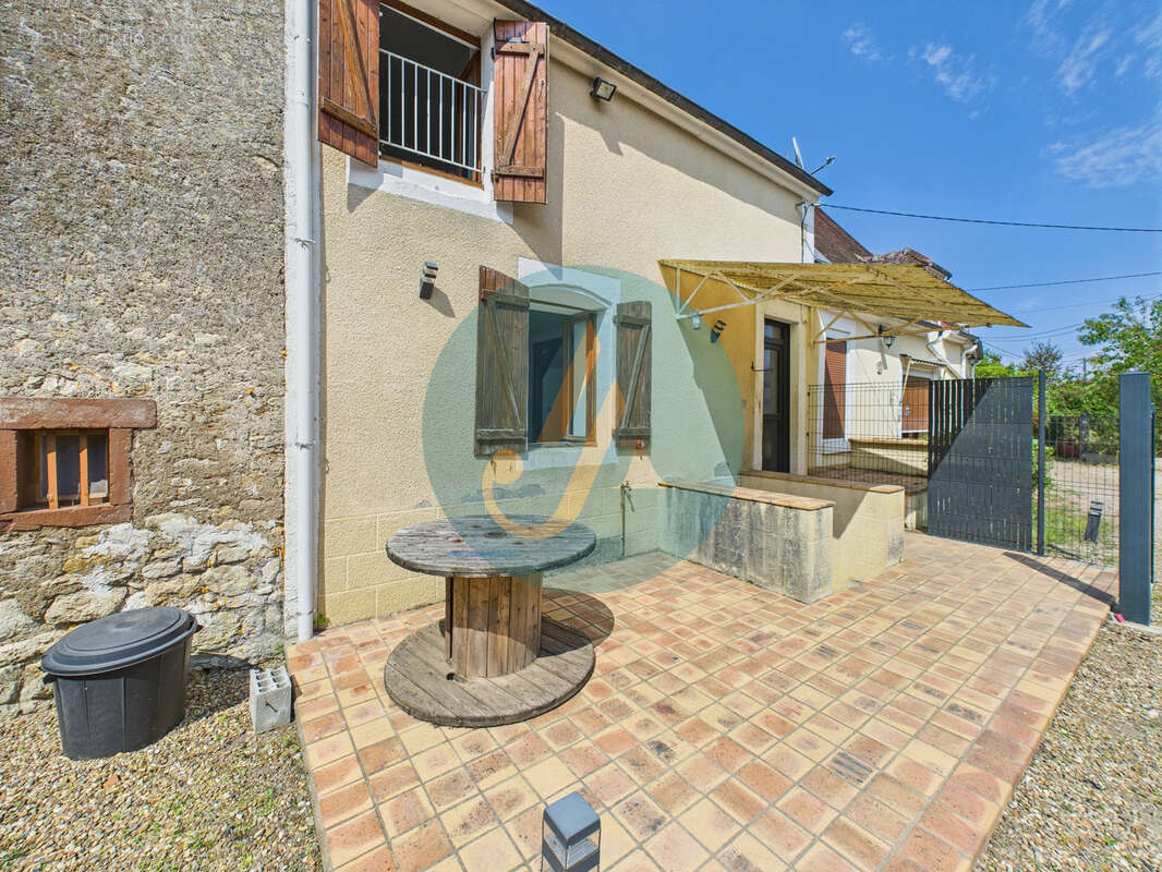 Maison à MESVES-SUR-LOIRE