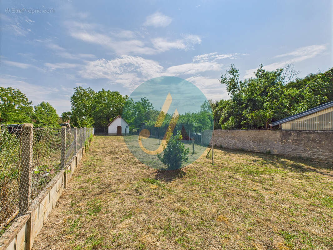 Maison à MESVES-SUR-LOIRE