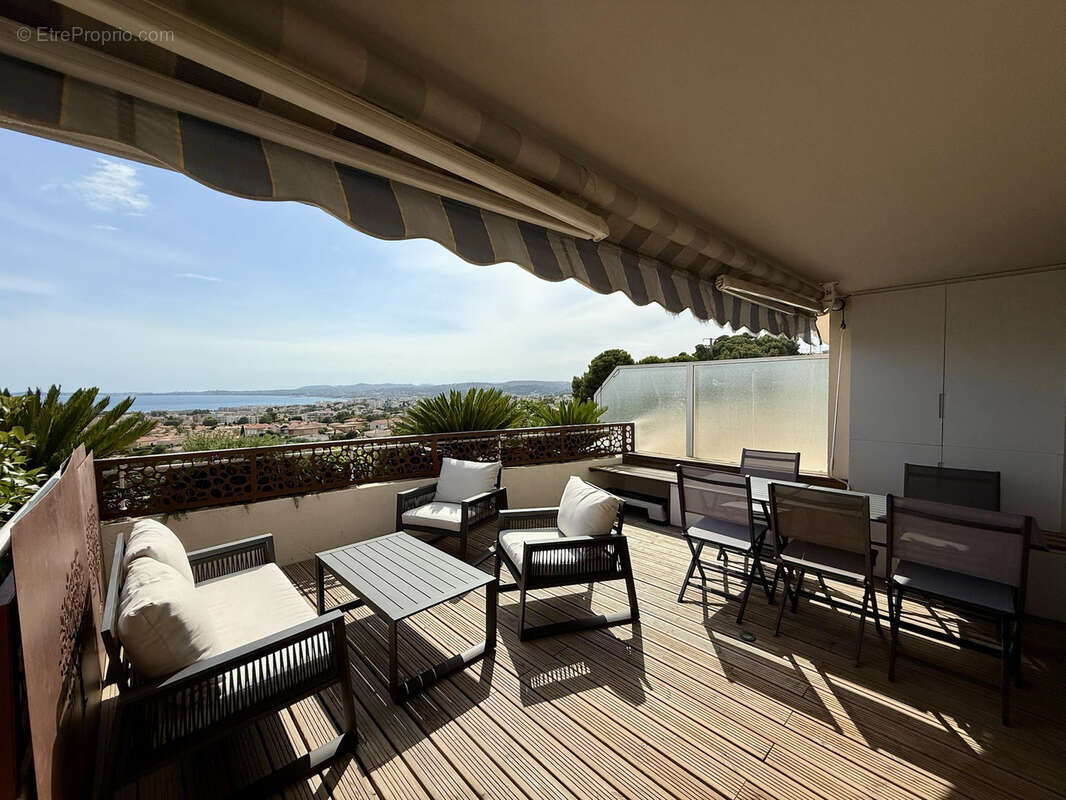 Appartement à SAINT-LAURENT-DU-VAR