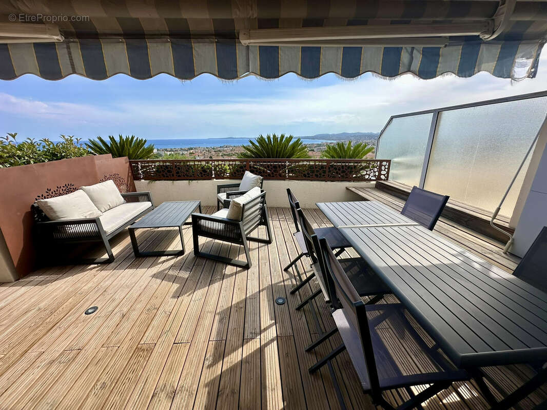 Appartement à SAINT-LAURENT-DU-VAR