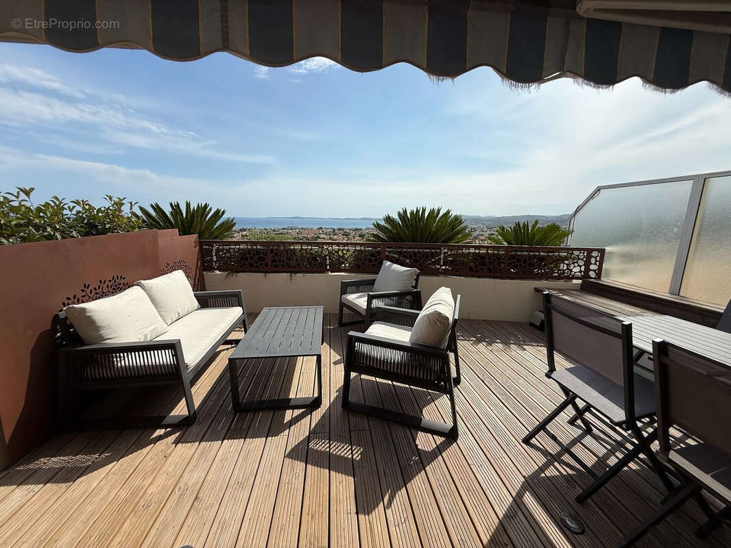 Appartement à SAINT-LAURENT-DU-VAR