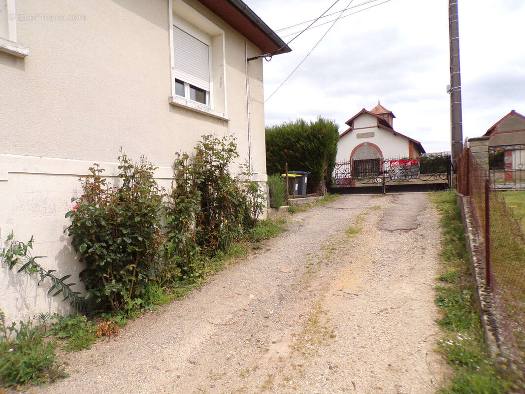 Maison à LA GUERCHE-SUR-L&#039;AUBOIS
