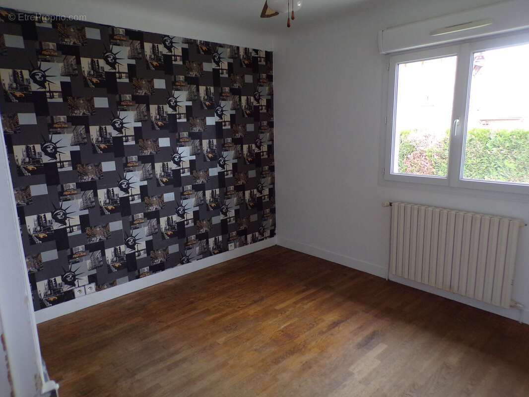 Maison à LA GUERCHE-SUR-L&#039;AUBOIS