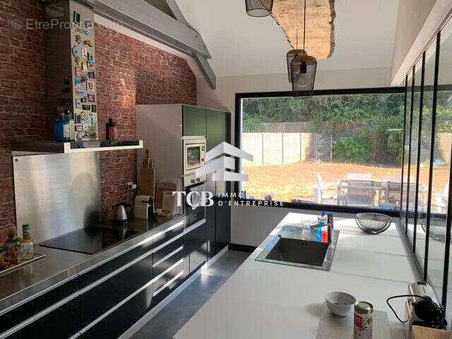 Commerce à SAINT-ETIENNE-DE-MONTLUC