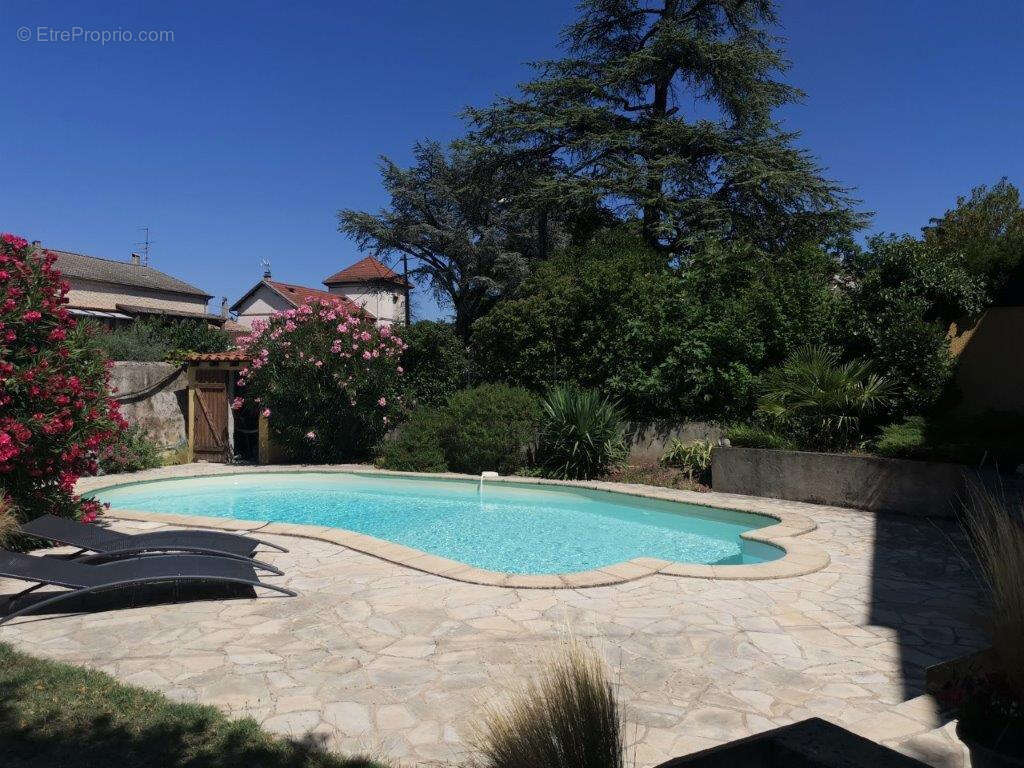 Maison à MONTELIMAR