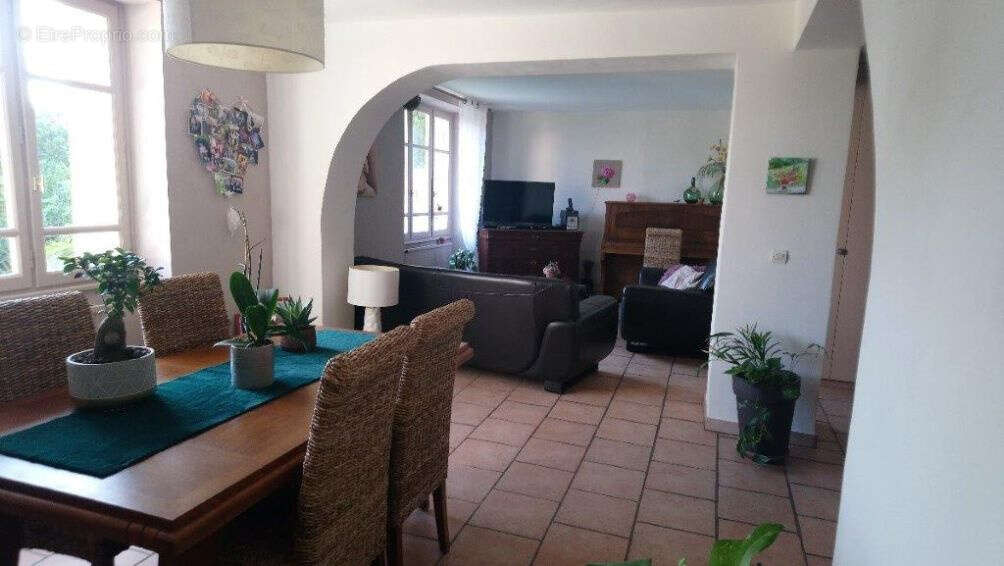 Maison à MONTELIMAR