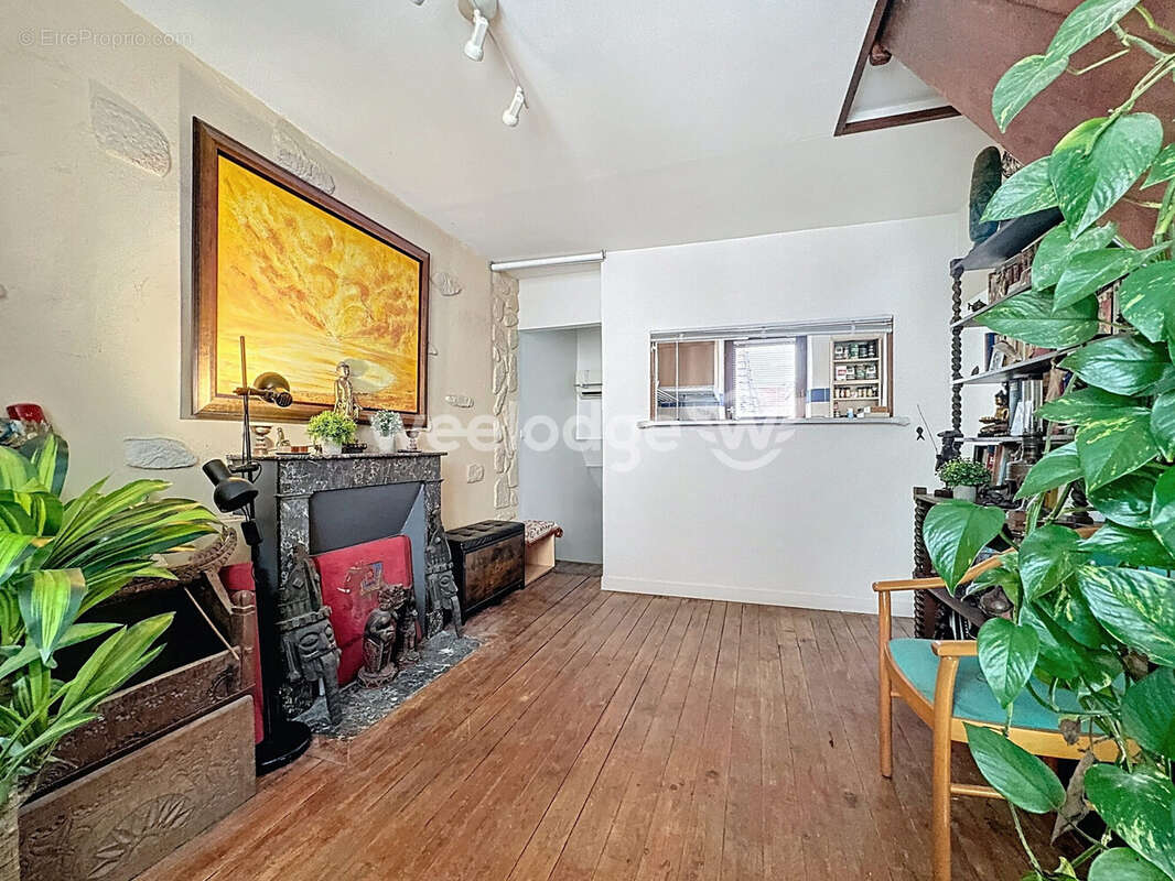 Maison à MAURECOURT