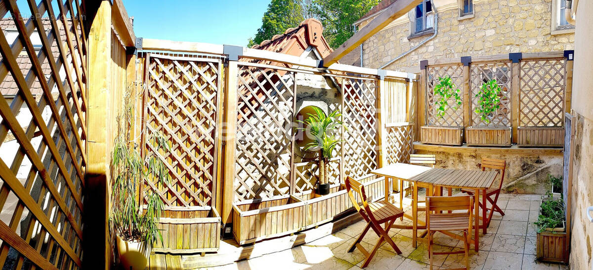 Maison à MAURECOURT