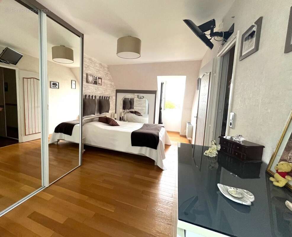 Maison à LES CLAYES-SOUS-BOIS