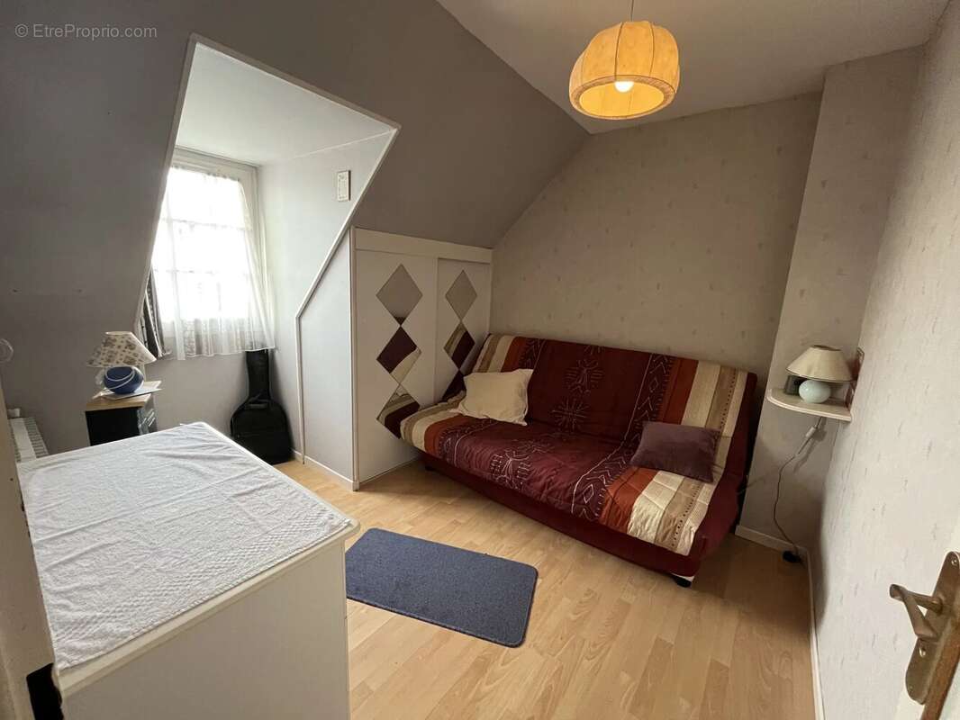 Maison à LES CLAYES-SOUS-BOIS