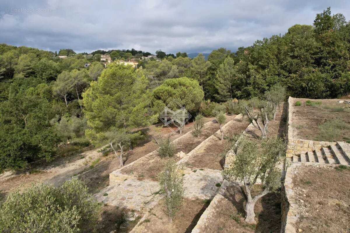 Terrain à VALBONNE