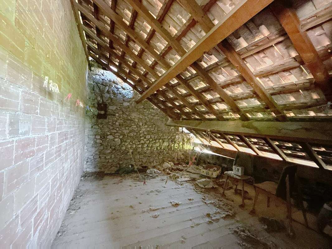 Appartement à AUBERIVES-EN-ROYANS