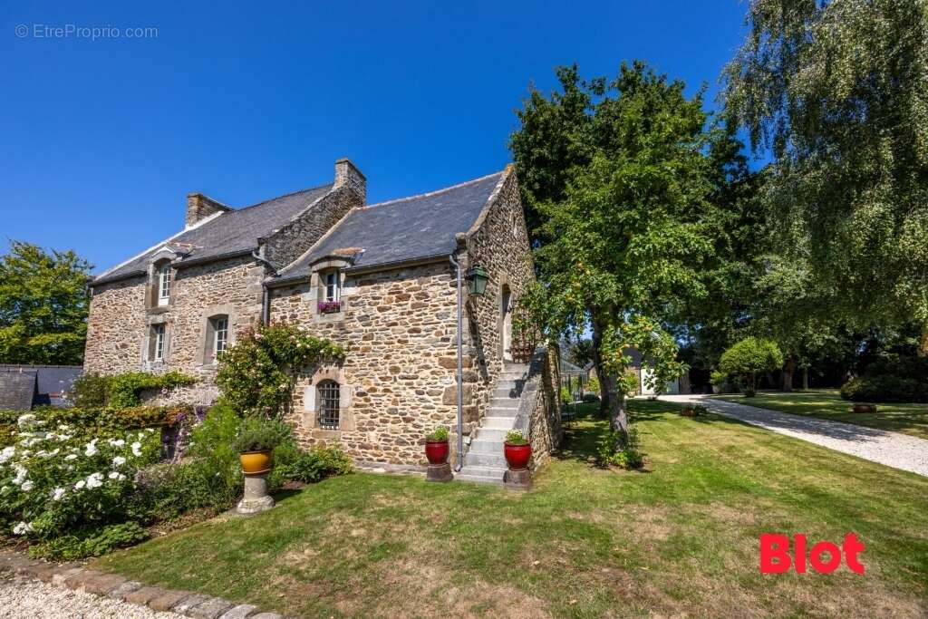 Maison à LE MINIHIC-SUR-RANCE