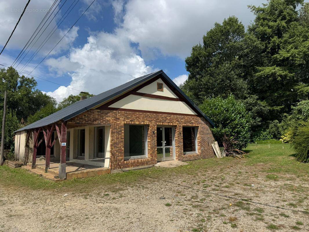 Commerce à PLUVIGNER