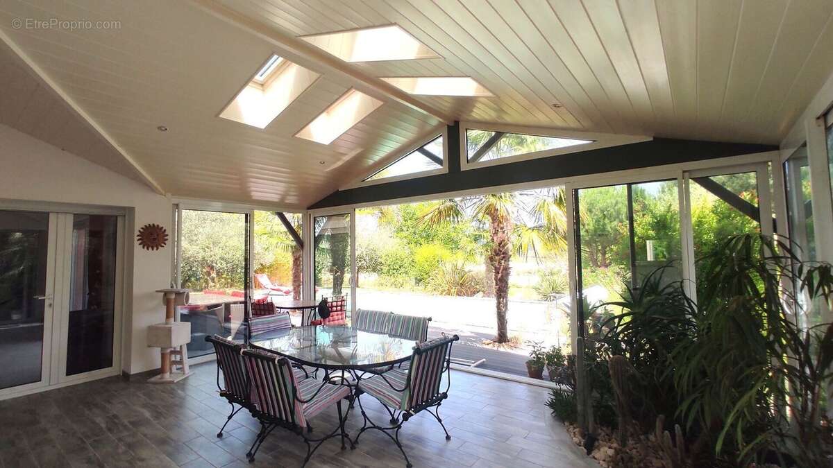 Maison à VOUNEUIL-SUR-VIENNE