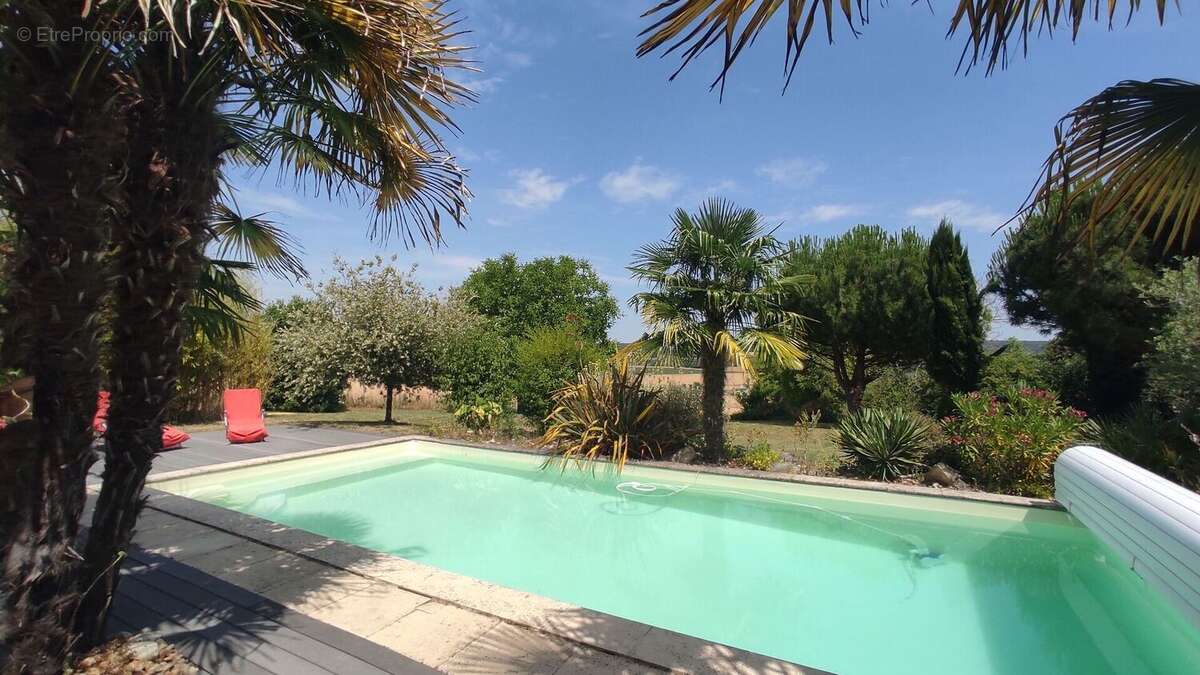 Maison à VOUNEUIL-SUR-VIENNE