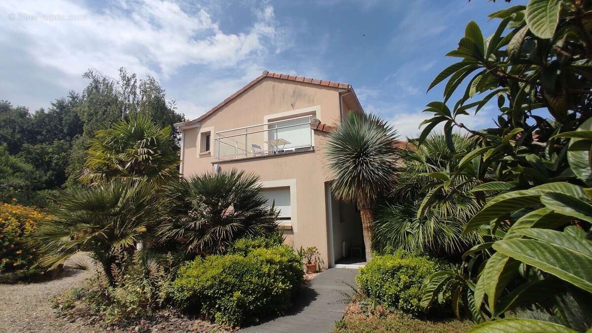 Maison à VOUNEUIL-SUR-VIENNE