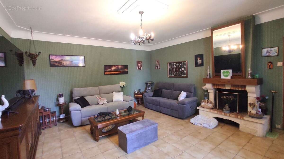 Maison à SAINT-GERVAIS-LES-TROIS-CLOCHERS