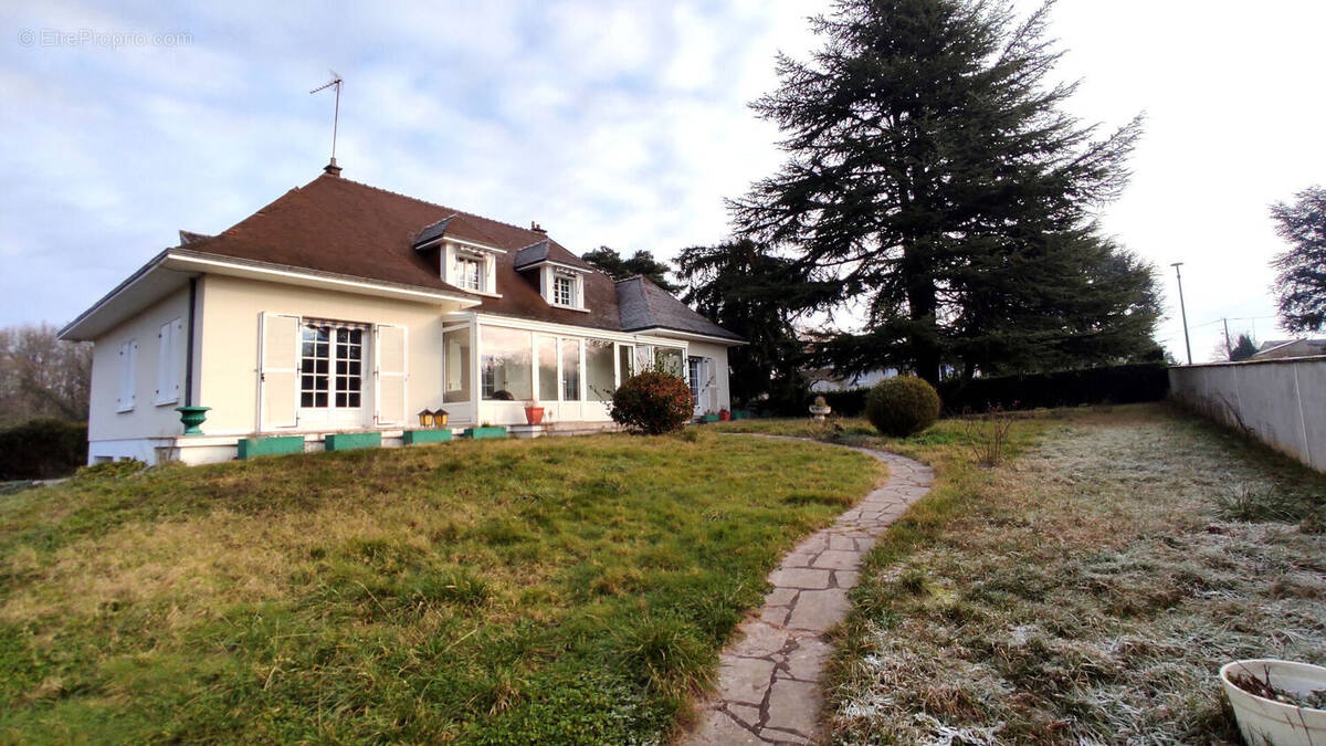 Maison à CHATELLERAULT