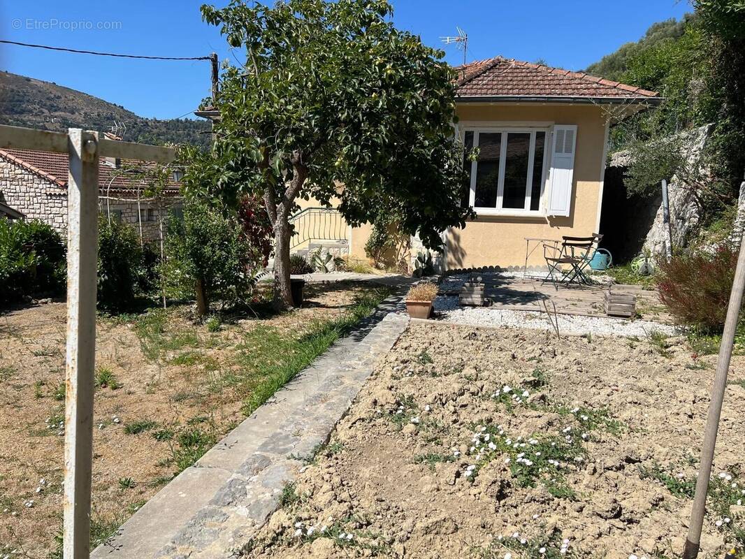 Maison à TOURRETTE-LEVENS