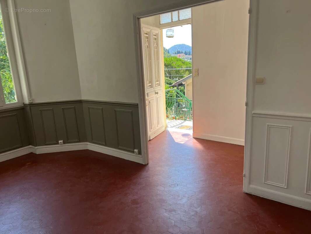 Maison à TOURRETTE-LEVENS