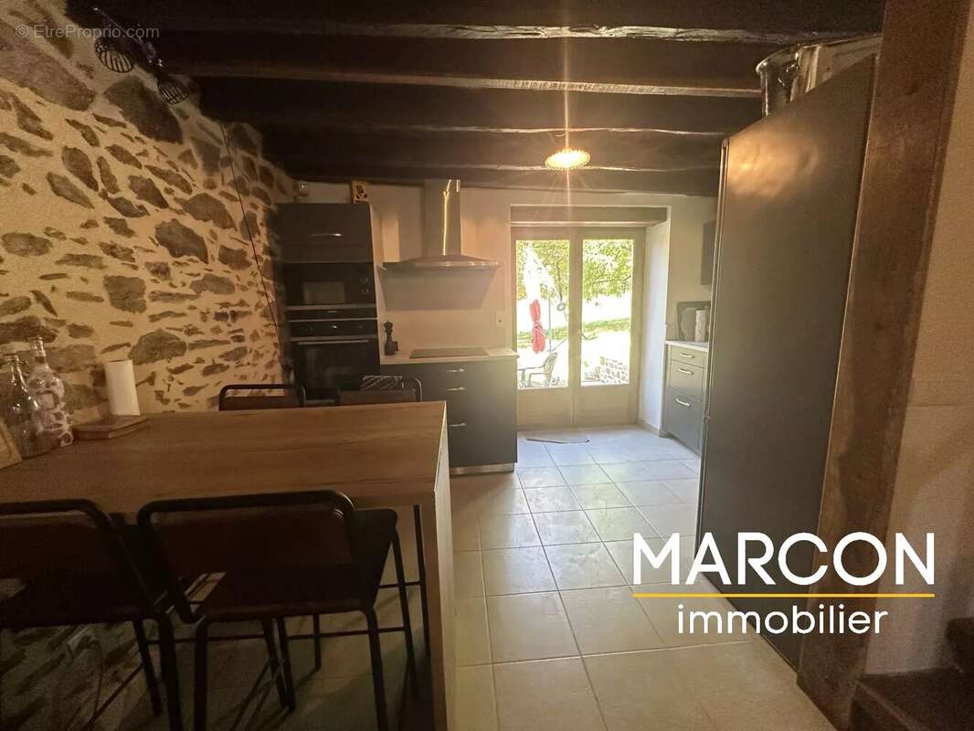 Maison à SAINT-SULPICE-LAURIERE